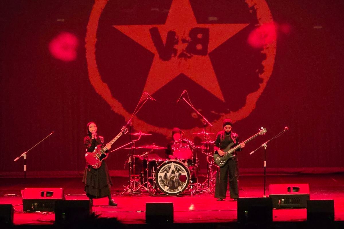 Voice of Baceprot Tutup Pidato Kebudayaan Afrizal Malna dengan Lagu ‘Rumah Tanah Tidak Dijual’