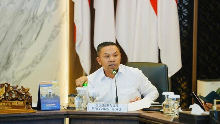 KPK Tangkap Gubernur Riau Abdul Wahid dalam OTT di Riau