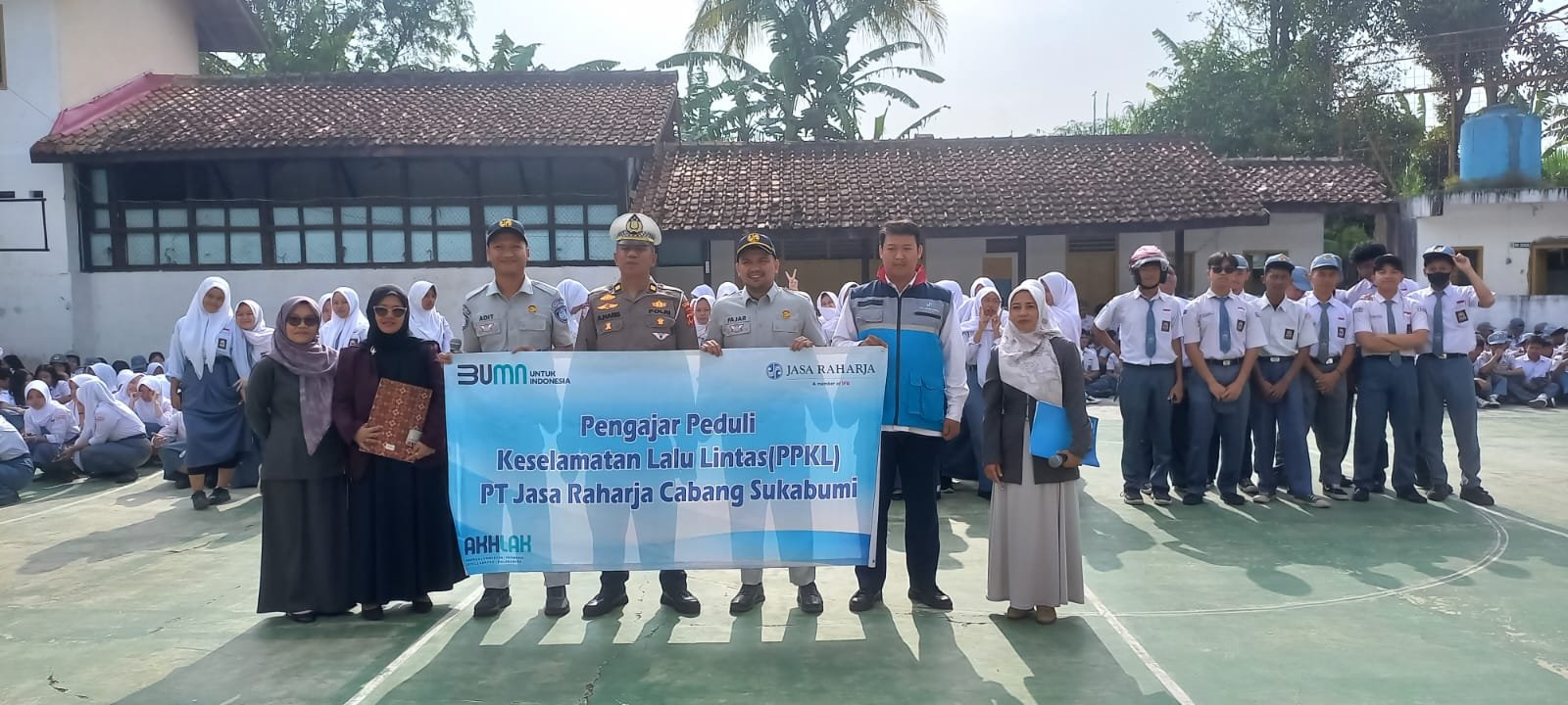 Kolaborasi Jasa Raharja Sukabumi dan Satlantas Polres Kota Sukabumi Berikan Edukasi Keselamatan Lalu Lintas Di SMK PGRI 1 Sukabumi