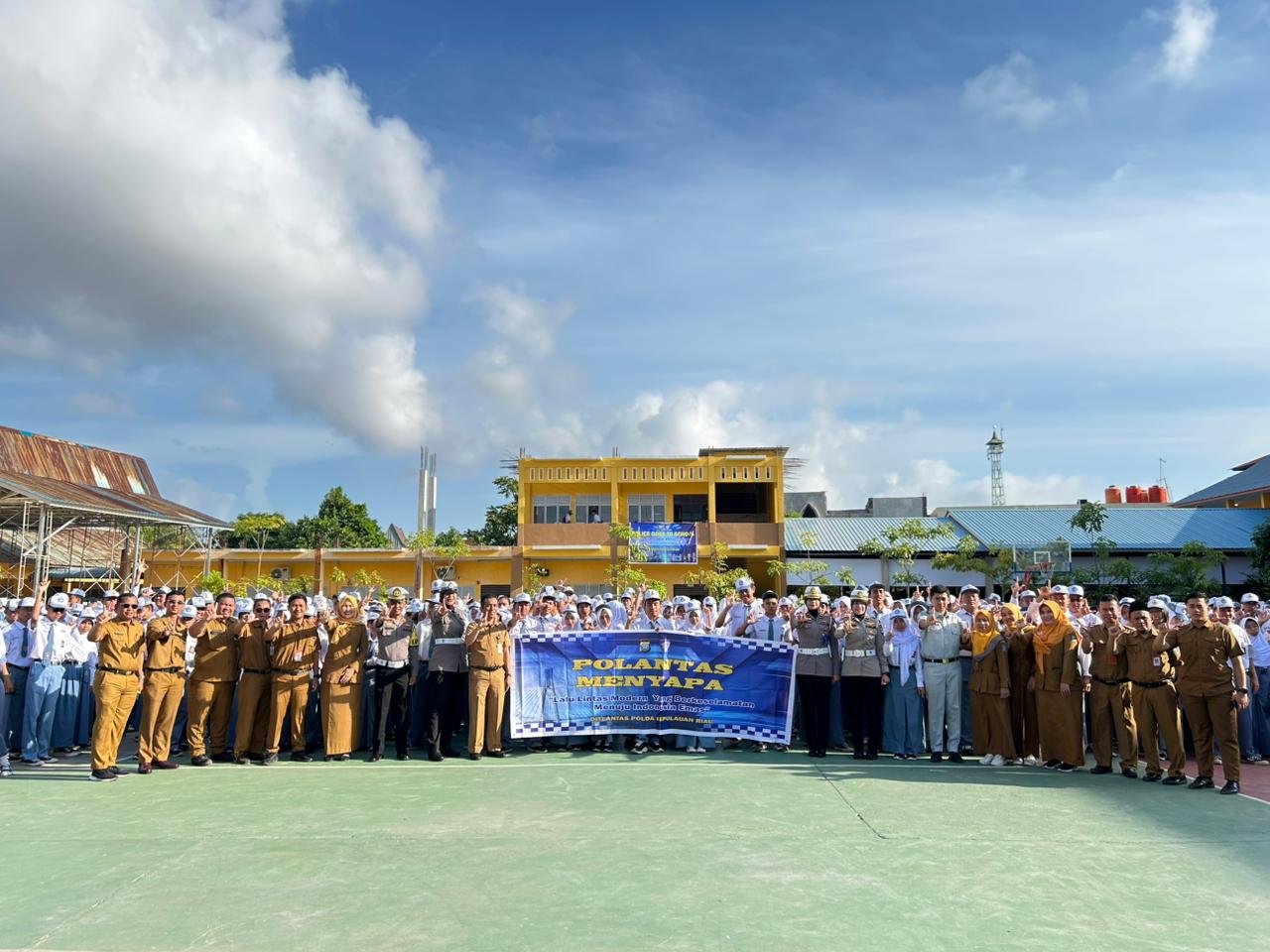 Himbau Keselamatan dan Kepatuhan Berkendara di Black Spot Batam Kota Jasa Raharja dan Polda Kepri Gelar Program Sosialisasi Keselamatan Lalin di SMAN 20 Kota Batam