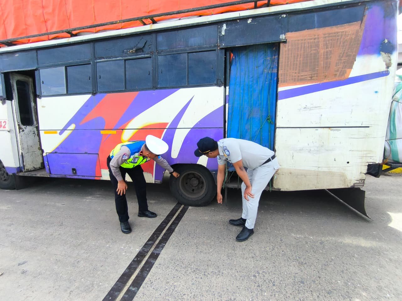Dukung Operasi Keselamatan Pallawa 2026, Jasa Raharja Ikut Ramp Check Angkutan di Pelabuhan Bajoe