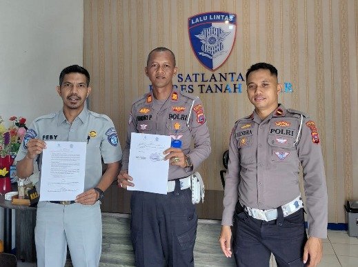 Jasa Raharja Cabang Bukittinggi Perkuat Sinergi Bersama Satlantas Polres Tanah Datar melalui Penandatanganan Nota Kesepahaman Kepatuhan Pembayaran Pajak Kendaraan