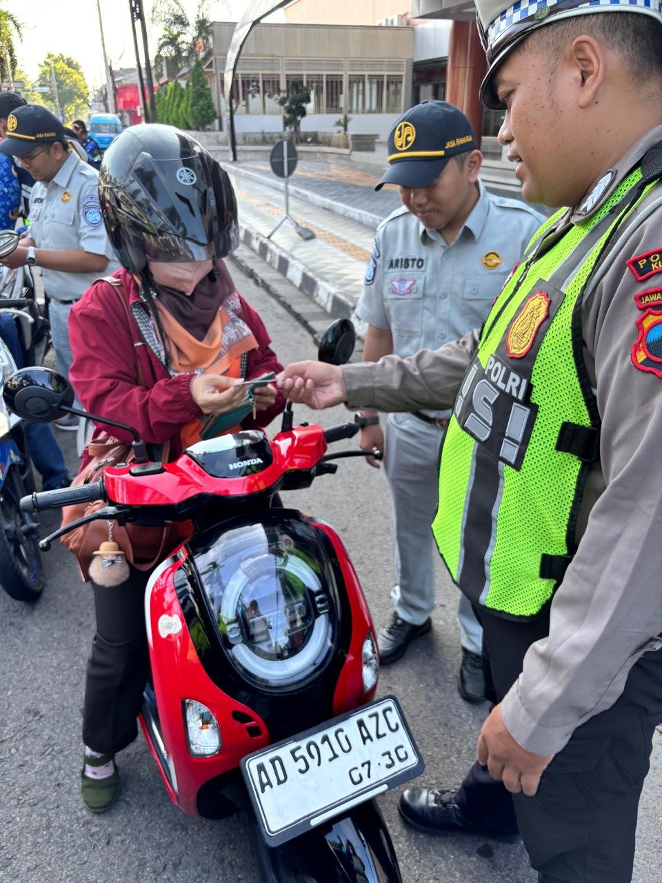 Jasa Raharja Klaten dan Tim Pembina Samsat Klaten Gencarkan Sosialisasi Kepatuhan Pajak dan Perlindungan Dasar SWDKLLJ