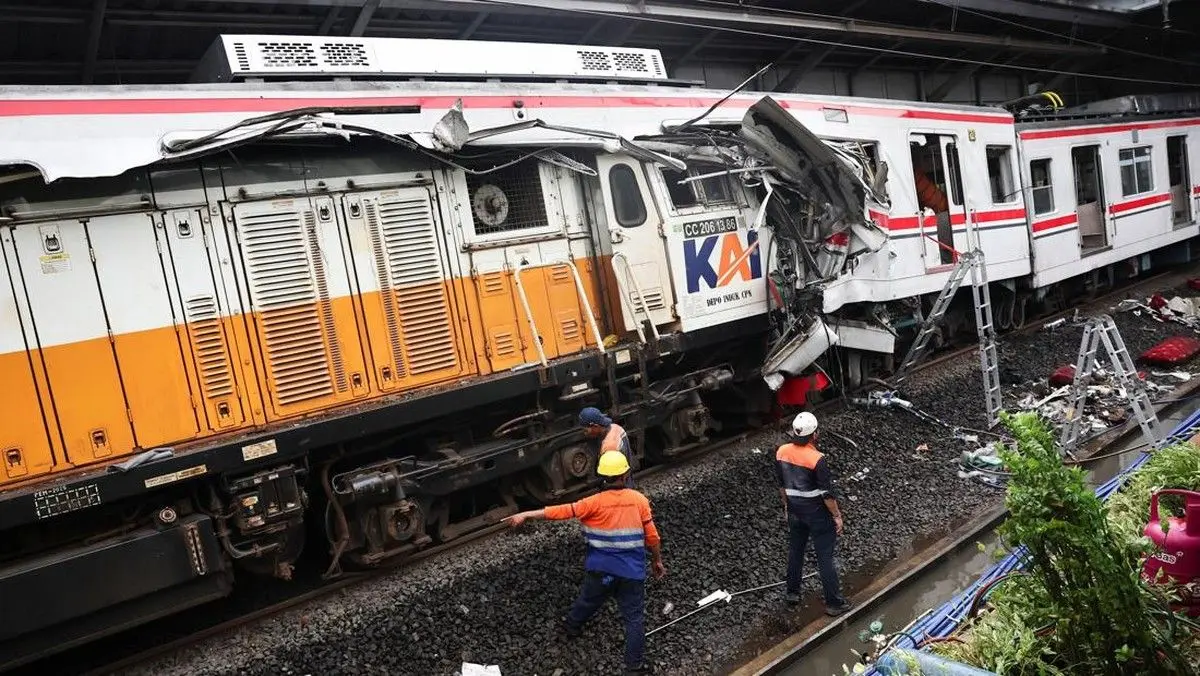Ini Kronologi Lengkap Insiden Tabrakan Kereta di Bekasi Timur