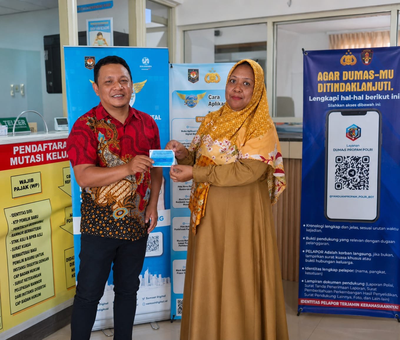 Jasa Raharja Cabang Bima Perkuat Edukasi dengan Stiker Kartu Dana SWDKLLJ