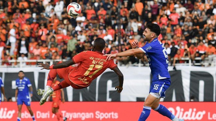 Persib Bandung Taklukkan Persija Jakarta 2-1 dan Perkokoh Posisi Puncak