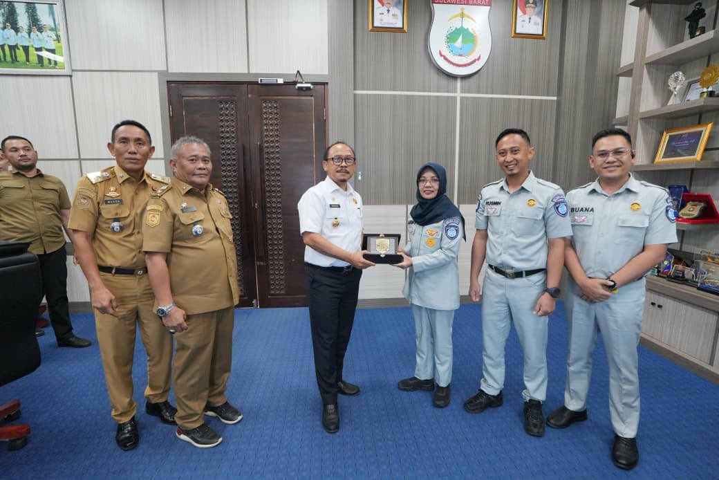 Jasa Raharja Sulselbar – Gubernur Sulbar Berkomitmen : Relaksasi Denda, Kemudahan Balik Nama, dan Percepatan Pelayanan untuk Masyarakat