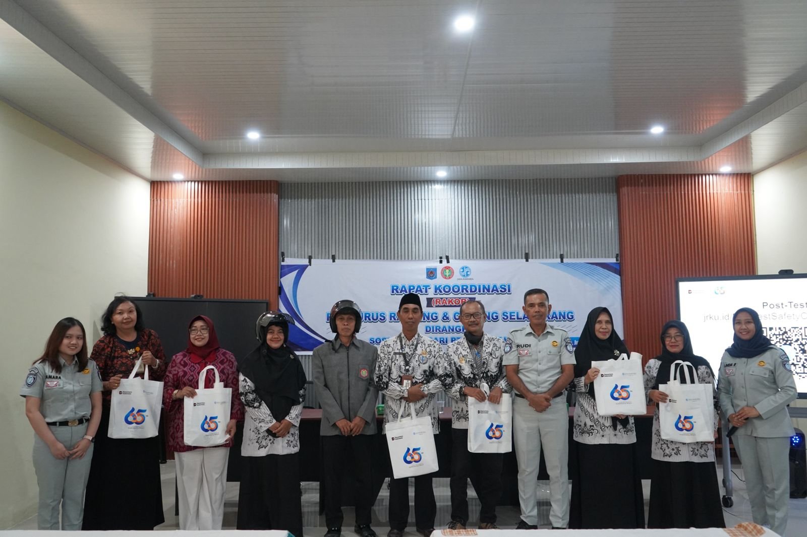 Perkuat Kesadaran Keselamatan Berkendara, Jasa Raharja NTB Gelar Sosialisasi Bersama PGRI Selaparang