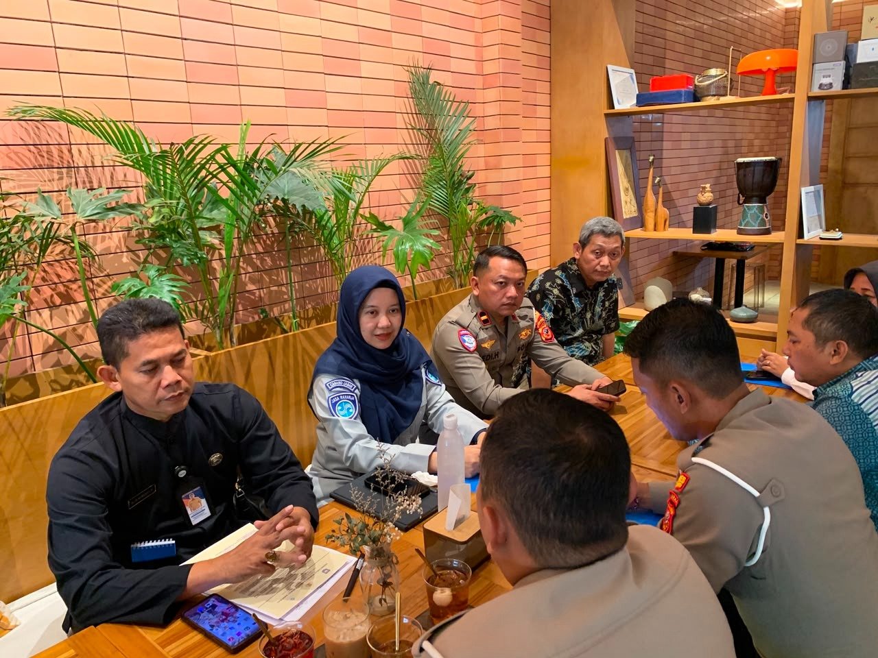 Tingkatkan Kepatuhan Pajak dan Validitas Data, Tim Samsat Induk Indramayu Gelar Koordinasi Tindak Lanjut Rekomendasi Pembina Samsat Nasional