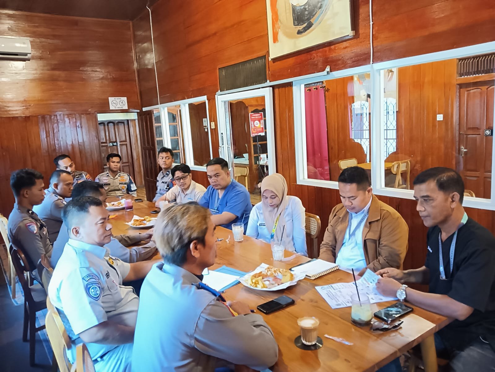 Jasa Raharja Bersama Tim FLLAJ Kabupaten Hulu Sungai Utara Gelar Rapat Koordinasi Tingkatkan Keselamatan Transportasi