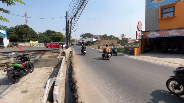 Dua Jasad Pria Ditemukan di Selokan, Warga Bekasi Heboh