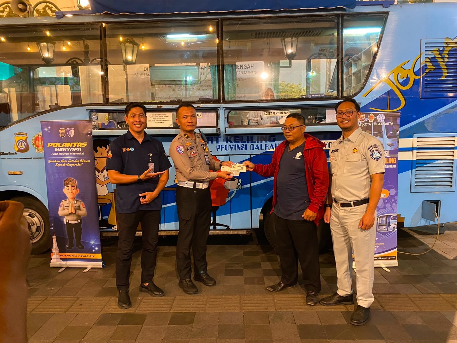 Samsat Mobile Lima Tahunan Ramaikan Nobar Final Piala Dunia 2026, Dekatkan Pelayanan kepada Masyarakat