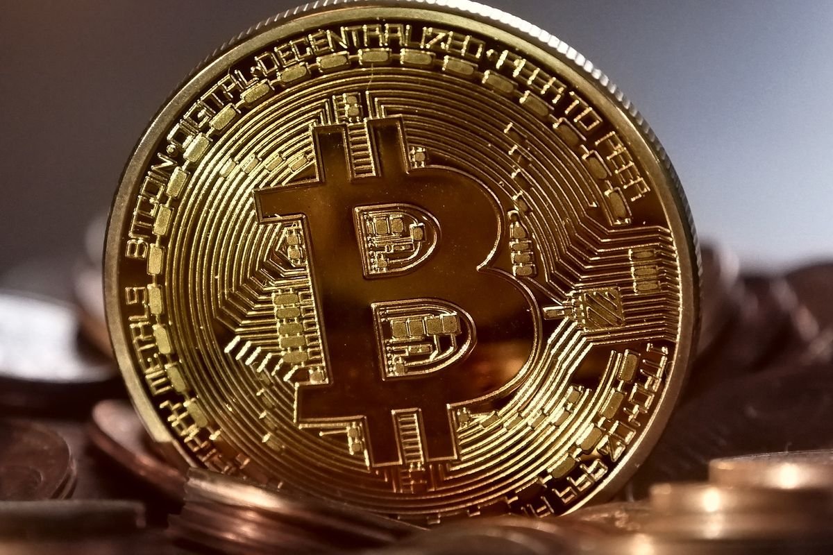 Harga Bitcoin Melemah, Kembali Turun di Bawah USD65 Ribu
