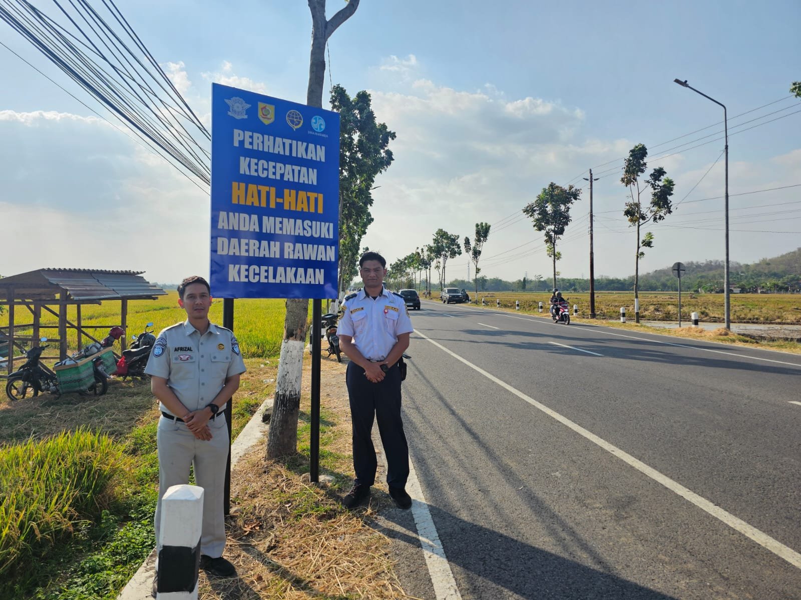 Jasa Raharja dan Dinas Perhubungan Wonogiri perkuat Edukasi Keselamatan melalui Pemasangan Papan Imbauan