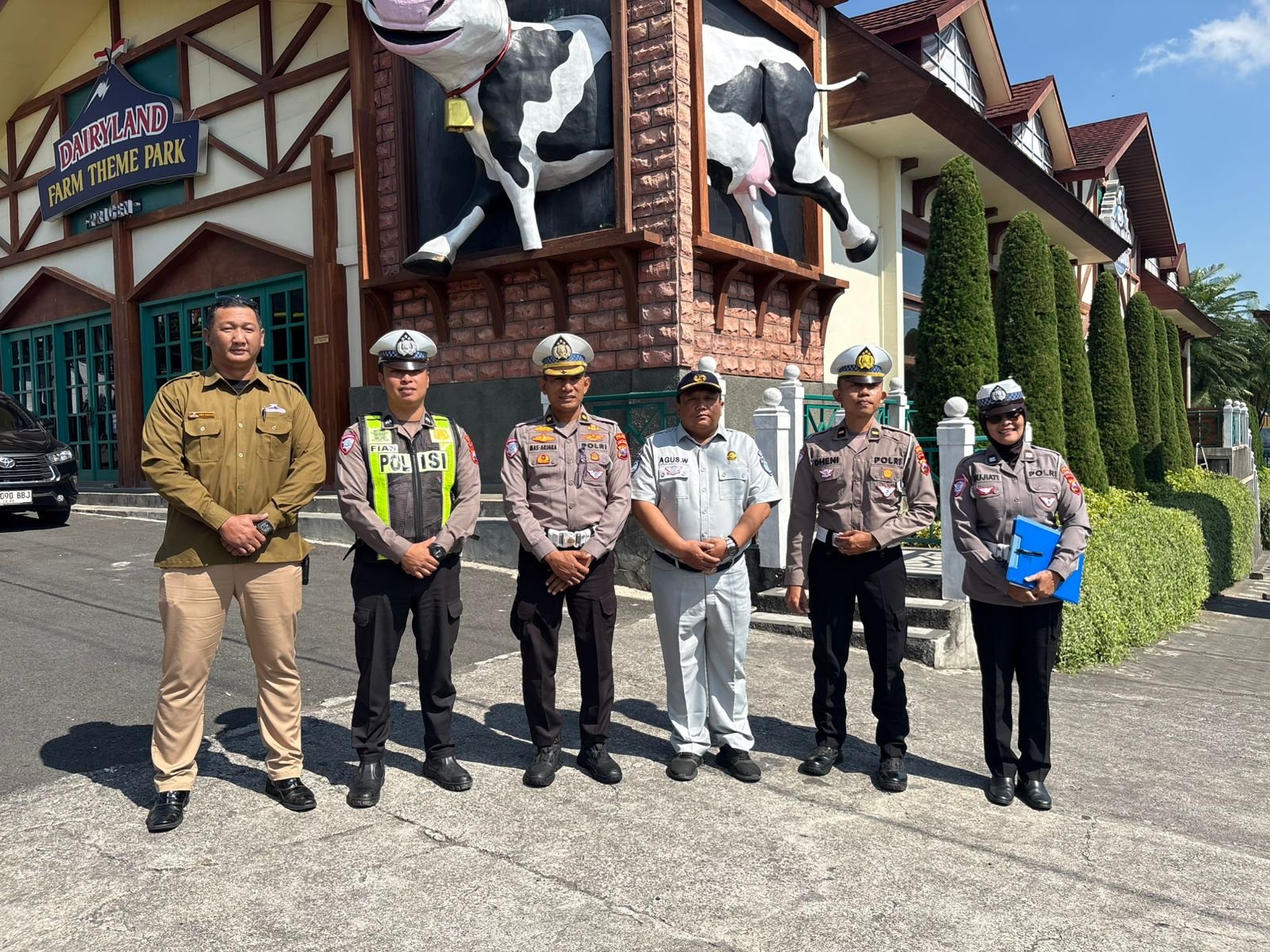 Samsat Bangil Perkuat Koordinasi melalui Monitoring dan Evaluasi Kegiatan BLACK di Cymory Prigen