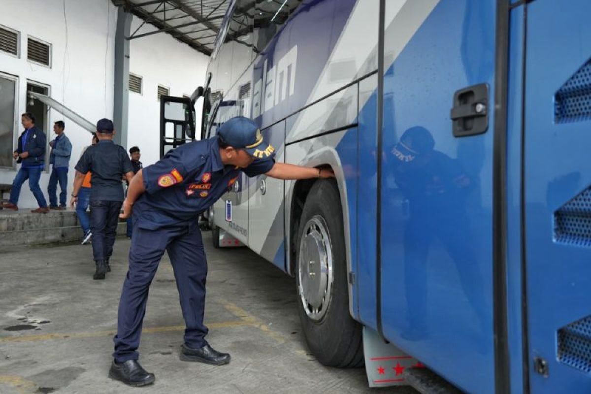 Hadapi Libur Nataru, Menhub Instruksikan Pemeriksaan Kendaraan Diperketat