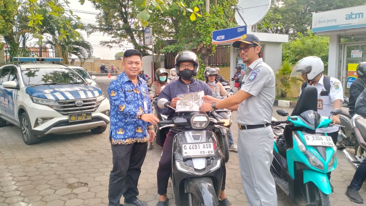 Tim Pembina Samsat Kota Pekalongan Perkuat Edukasi Keselamatan dan Kepatuhan Pajak Kendaraan melalui Operasi Patuh Candi 2026