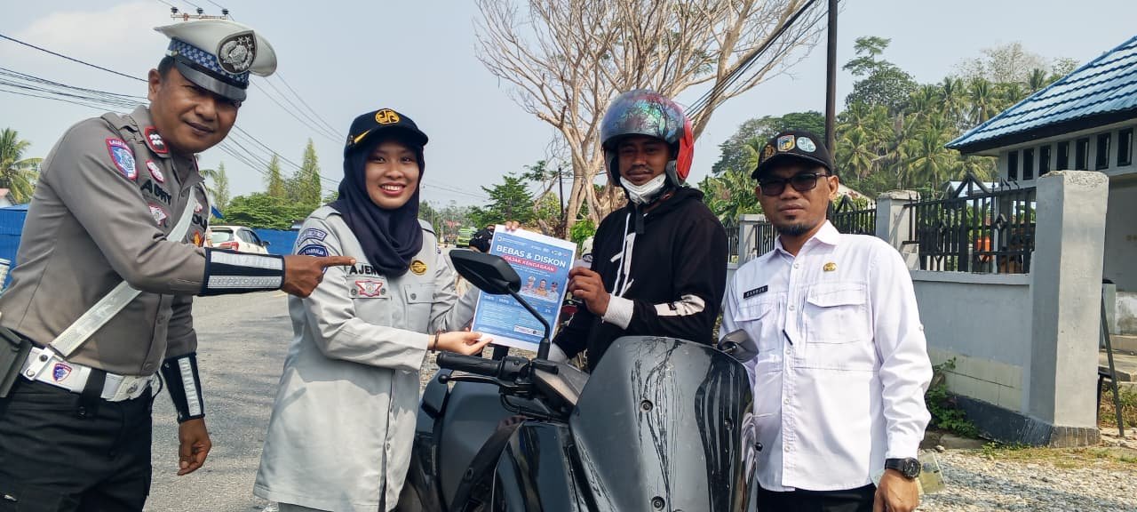 SAMSAT Poso Sosialisasikan Insentif Pajak dan Gelar Operasi Gabungan di Desa Maliwuko